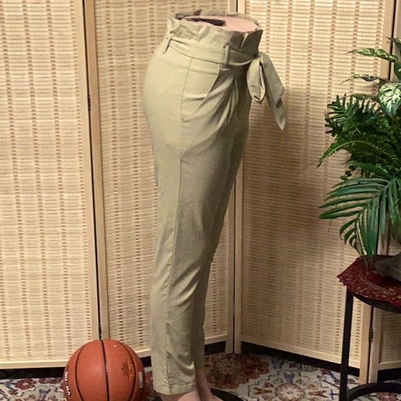 HERA COLLECTION STRETCHY PANTS. NWT - Picture 3 of 11